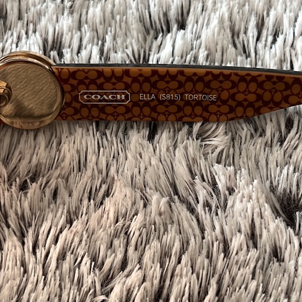 Coach sunnies 😎 - Picture 4 of 5